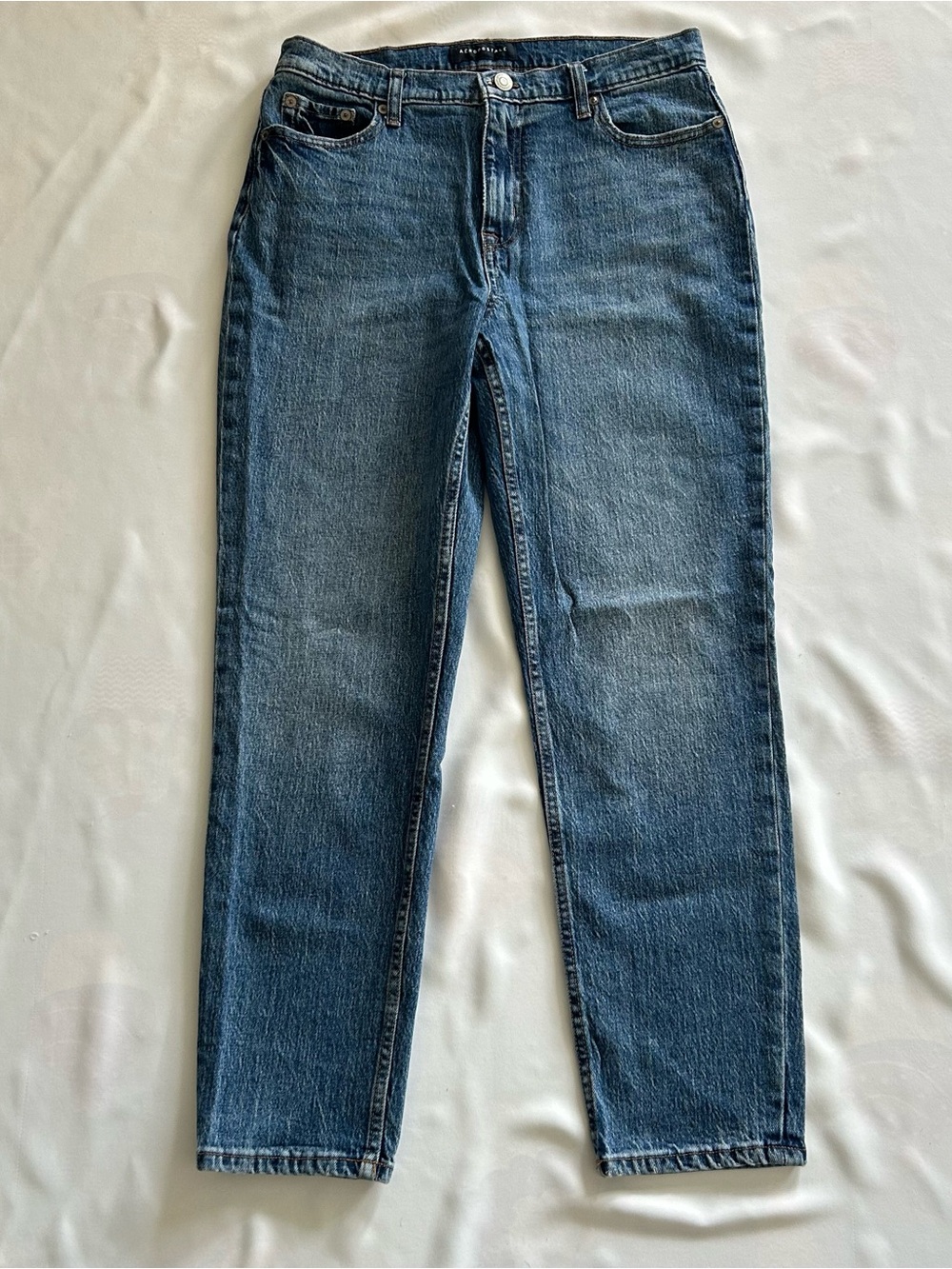 NWOT Aeropostale Size 8 Straight Leg Mom Jeans Medium Wash Denim 99% Cotton